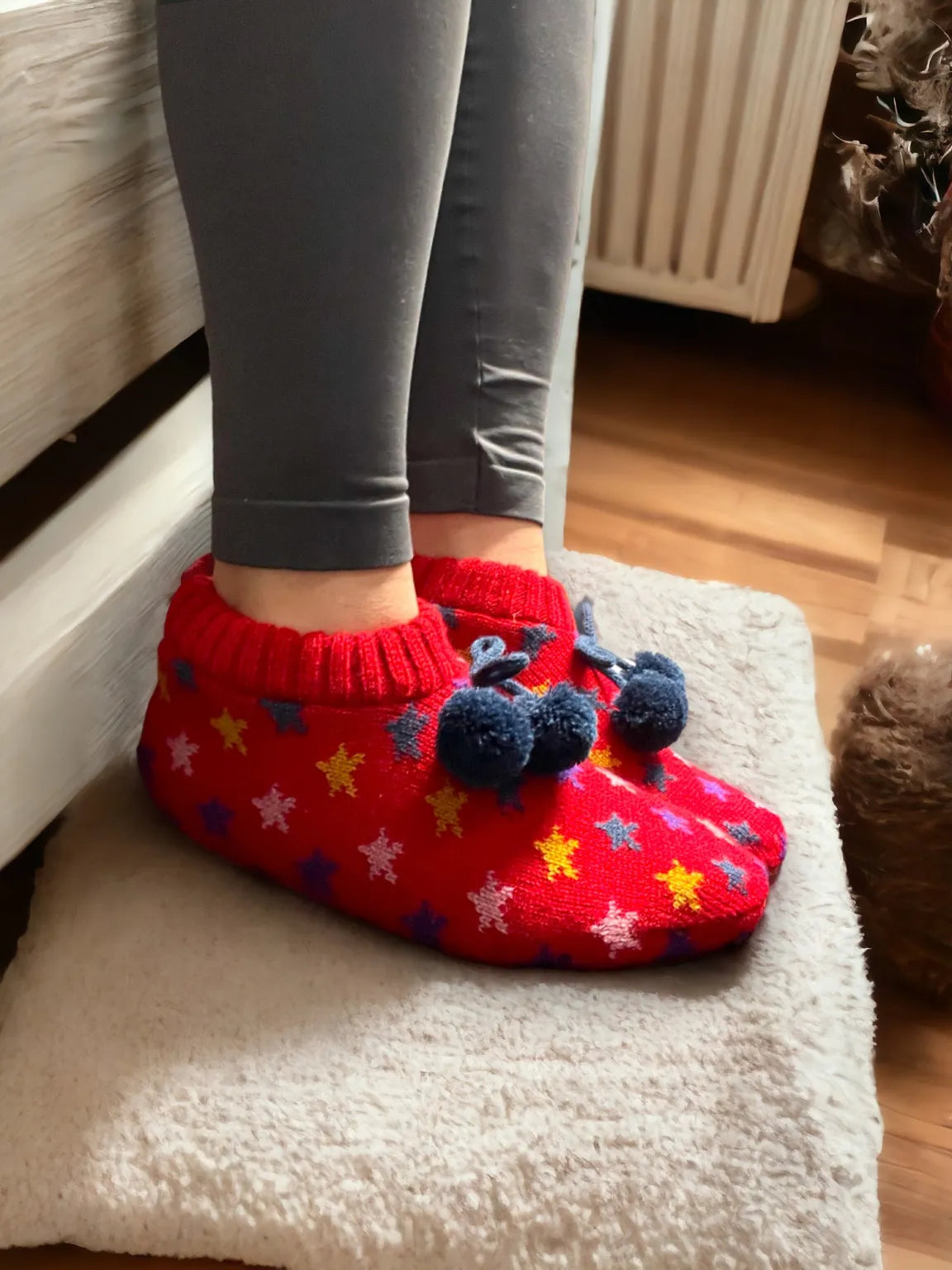 Jess & Lou Shining Stars Red Super Cosy Slippers