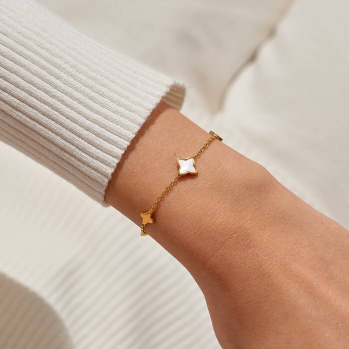 Joma Jewellery Style Stories Mother Of Pearl Clover Bracelet