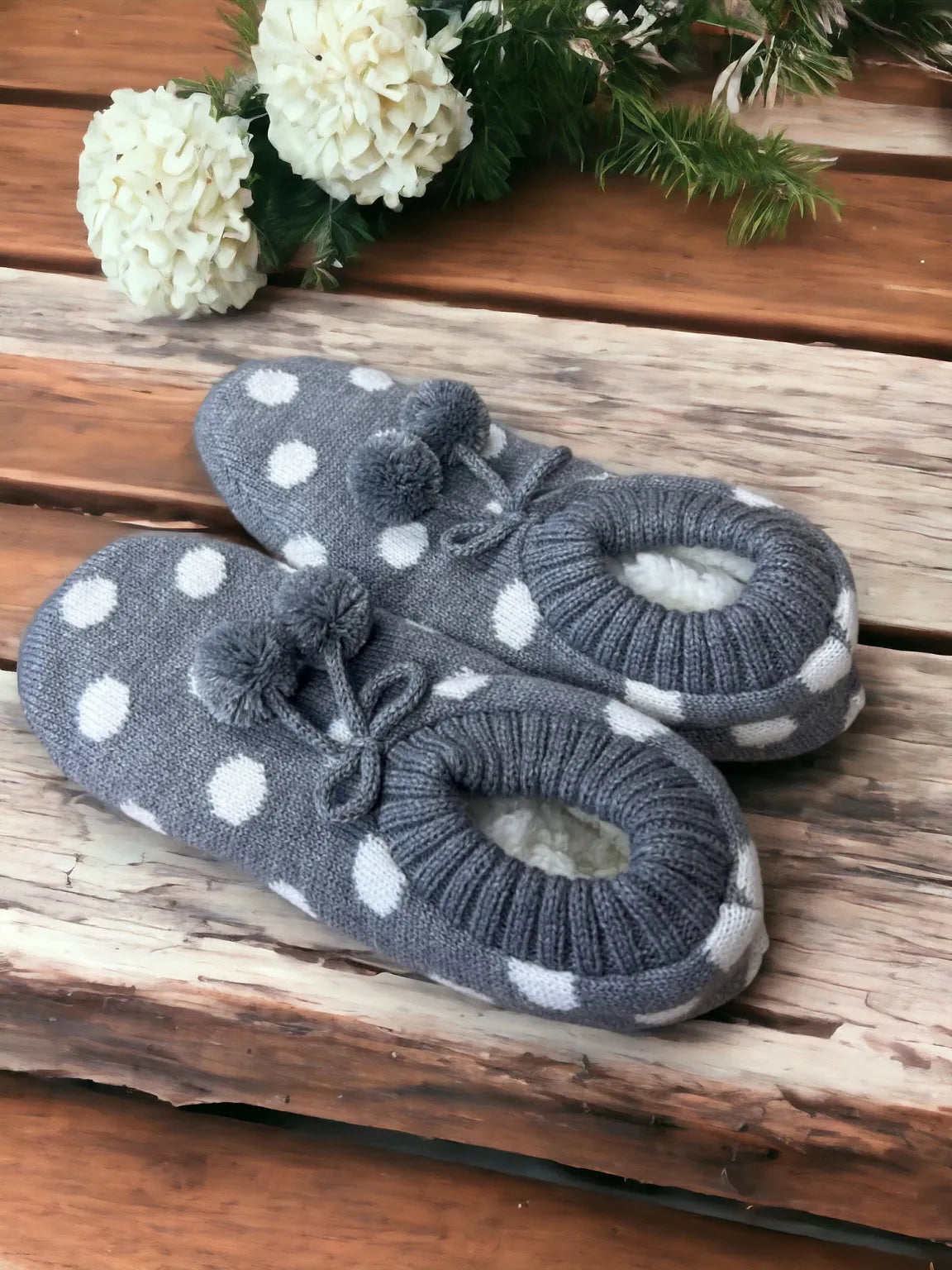 Jess & Lou Splendid Spots Grey Super Cosy Slippers