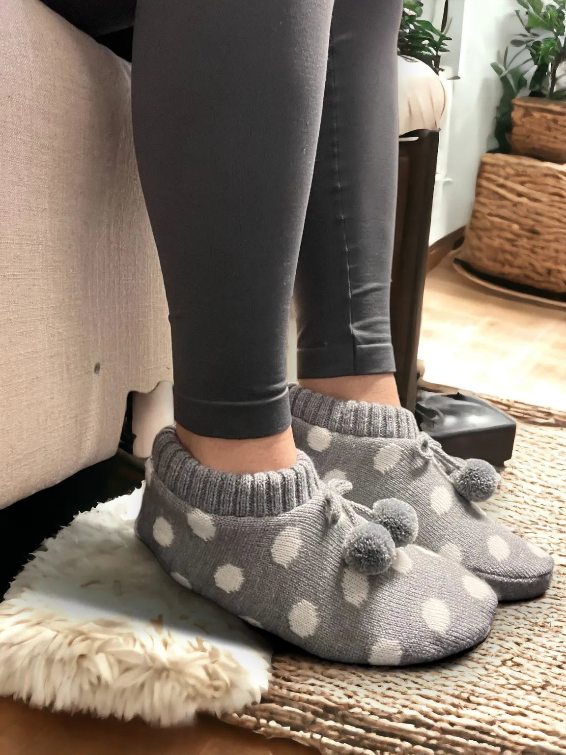 Jess & Lou Splendid Spots Grey Super Cosy Slippers