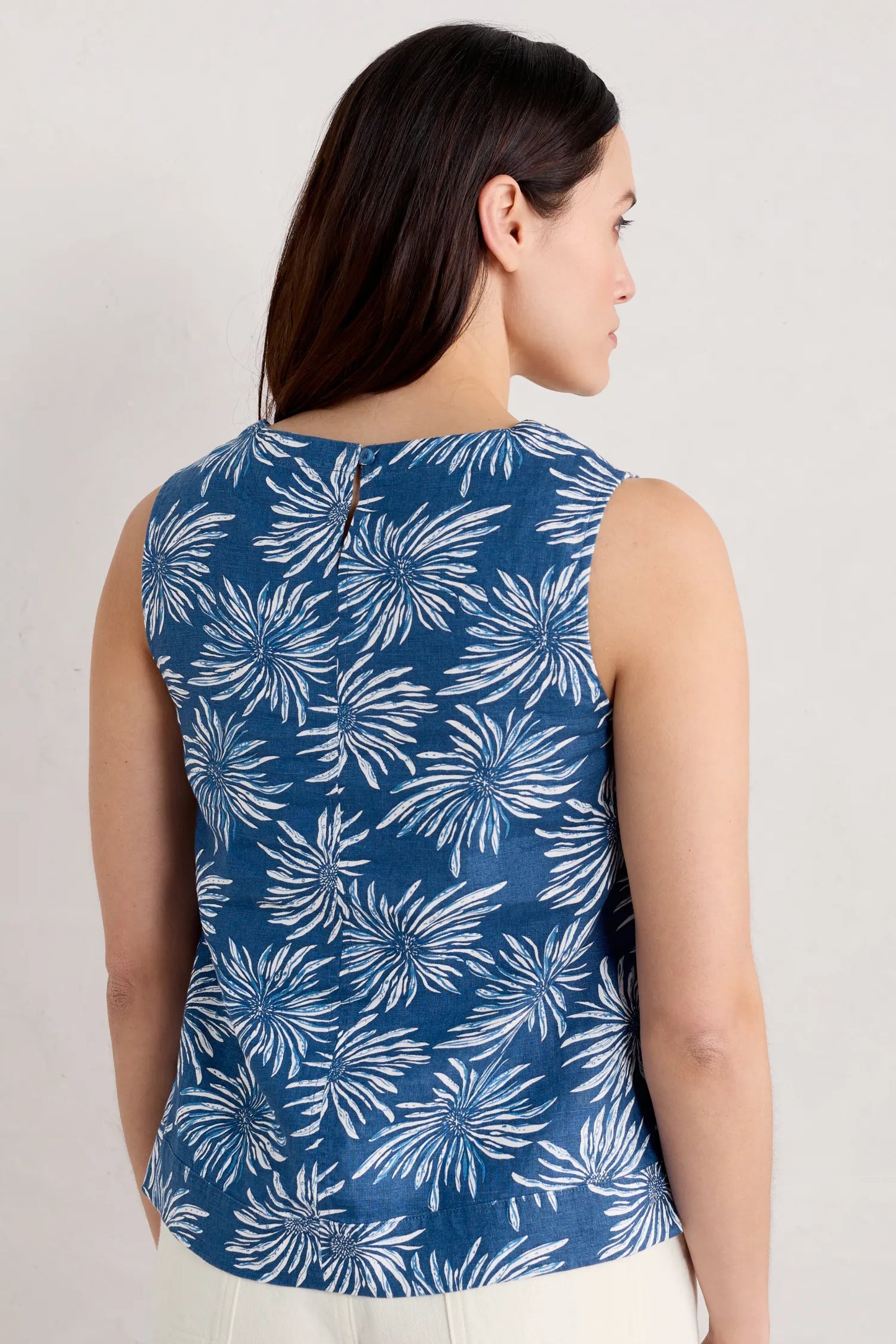 Seasalt Lighthouse Station Vest