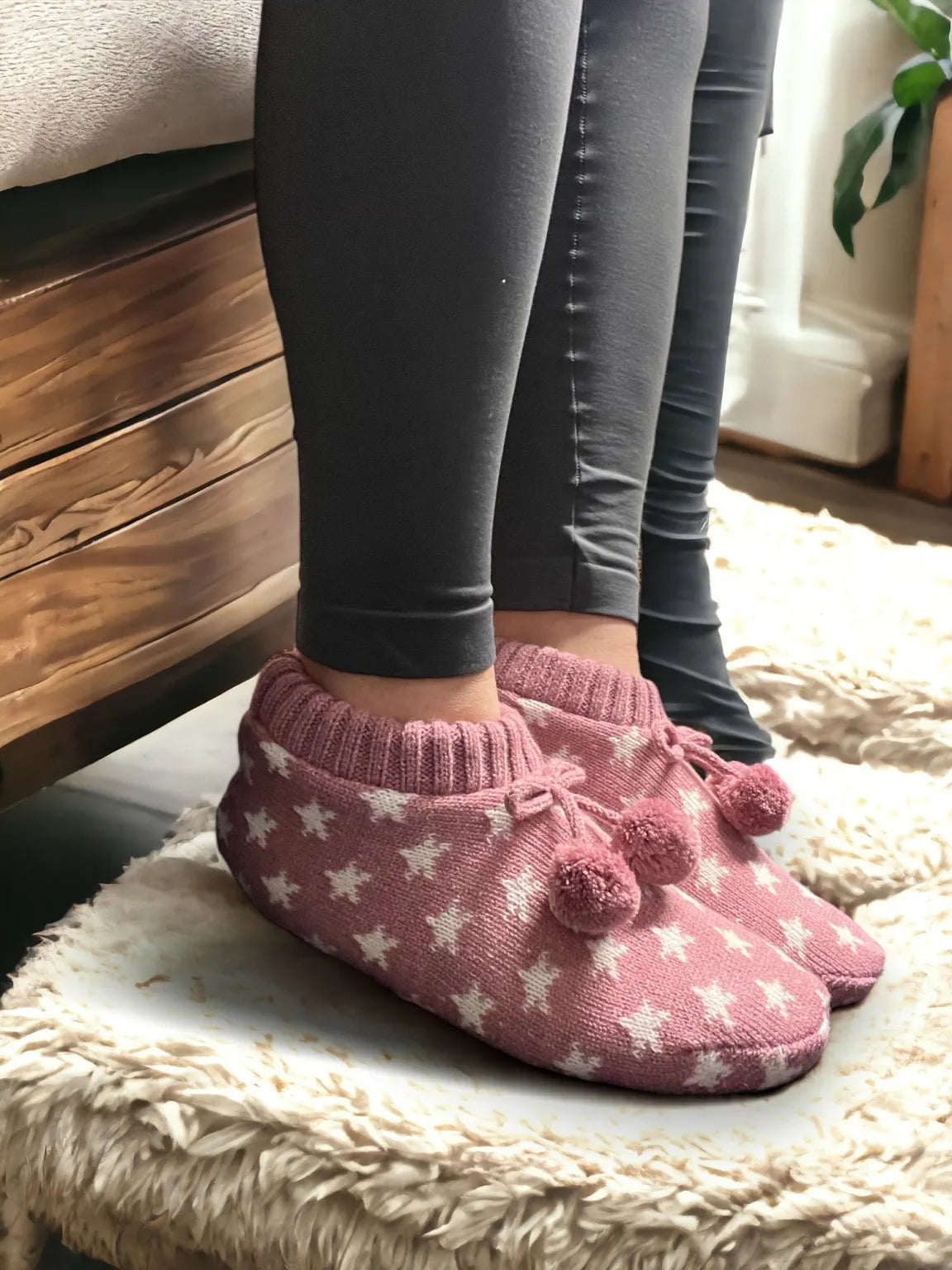 Jess & Lou Shining Stars Pink Super Cosy Slippers