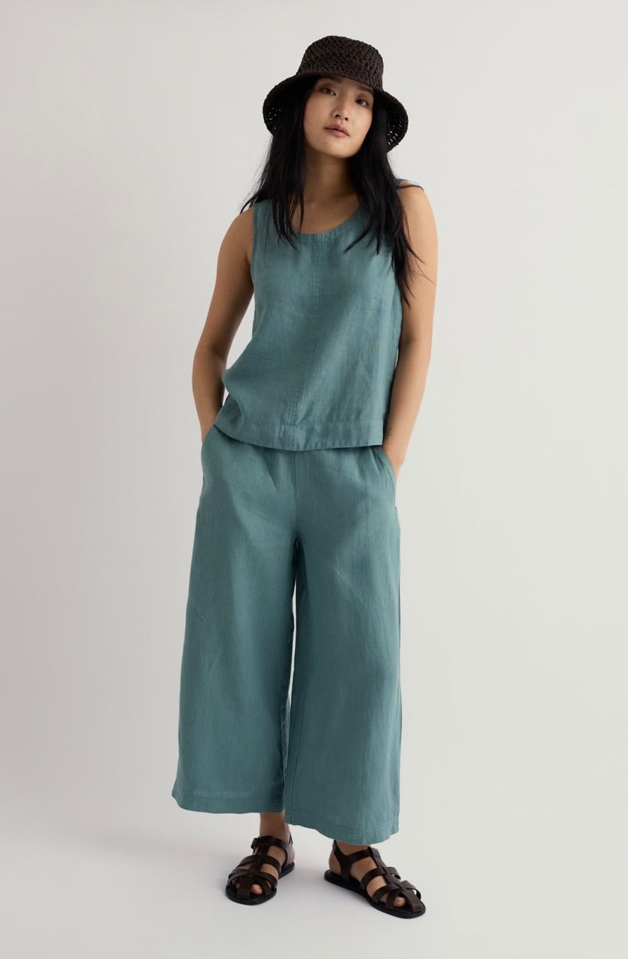 Seasalt Lighthouse Station Vest