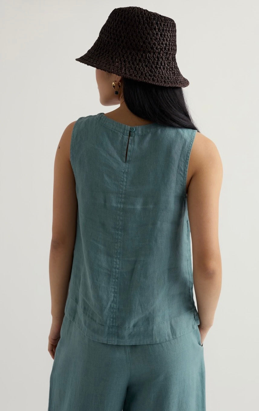 Seasalt Lighthouse Station Vest
